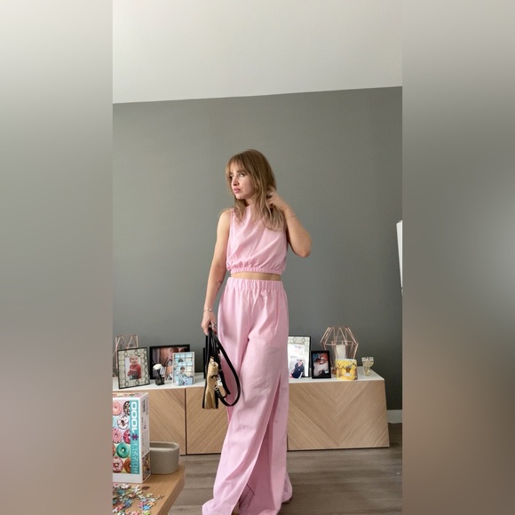 Elegant Linen Set - Picture 3 of 7